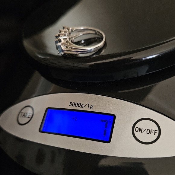 Vintage Blue Topaz Sapphire Sterling Silver Ring - Size 6 - Picture 11 of 12